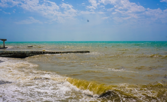 Загрязненные воды Днепра на достигнут берегов Крыма