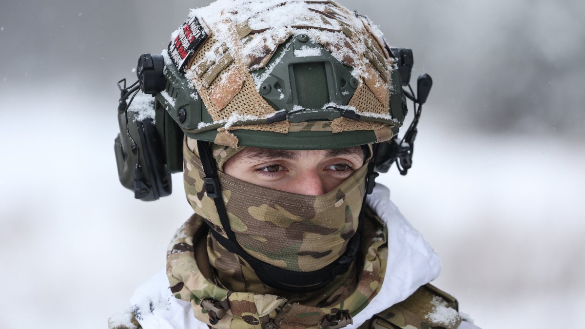 Для удобства участников специальной военной операции специалисты Министерства  имущественных и земельных отношений Республики Крым выдают приказы на  земельные участки в городских администрациях