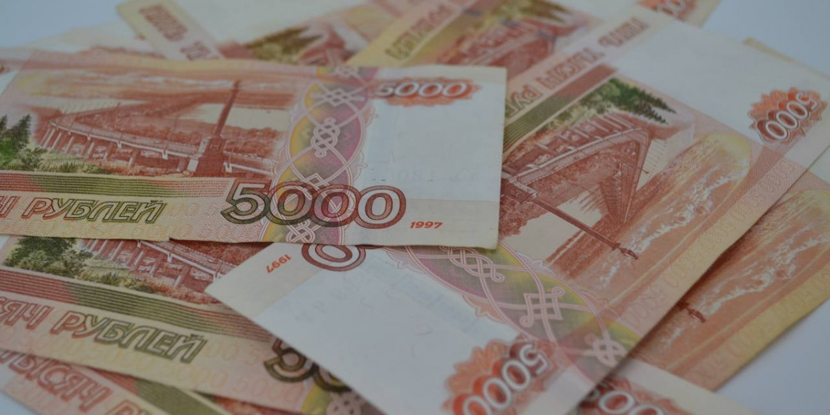 С апреля окладную часть зарплаты медработников Крыма подняли на 50% редакции